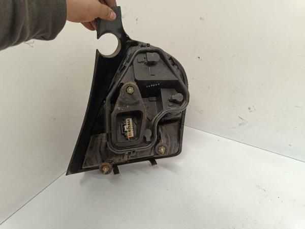 FEU ARR GAUCHE FIAT STILO 3 PORTES 2001-2007 - Vue 2